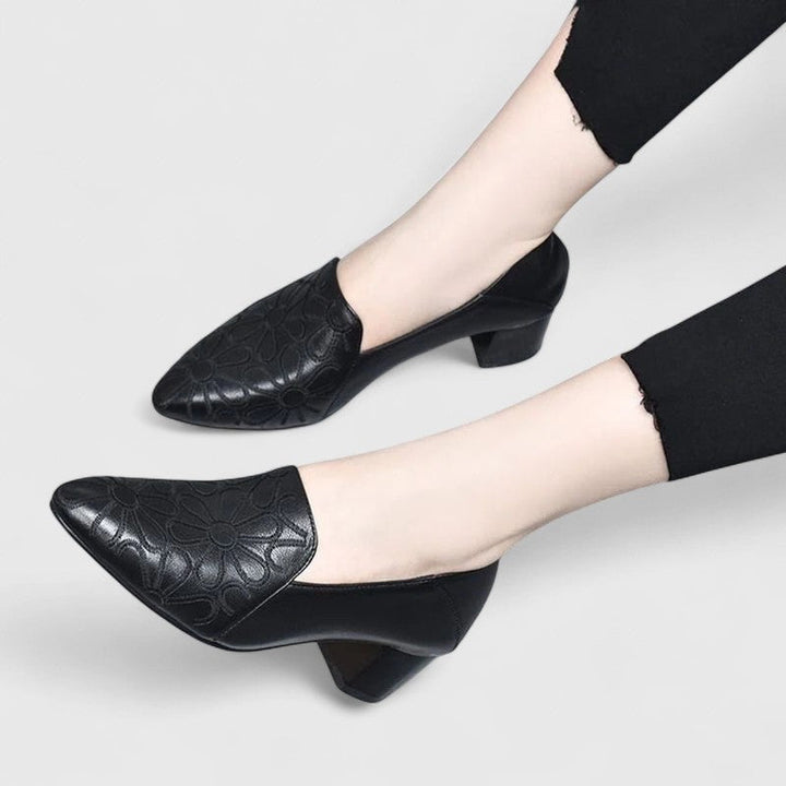 Carmen Tacones Bordados de Cuero Vegano Suave