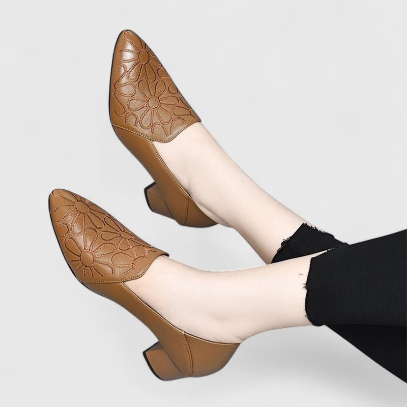 Carmen Tacones Bordados de Cuero Vegano Suave